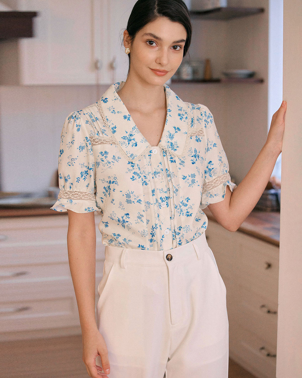 Mariana | Camisa floral con encaje