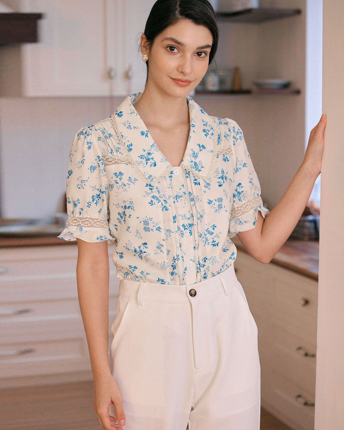 Mariana | Camisa floral con encaje