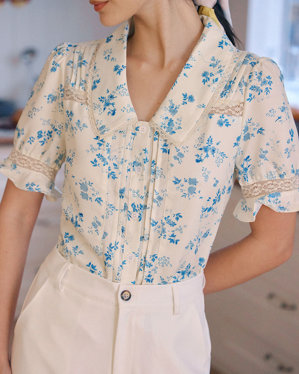 Mariana | Camisa floral con encaje