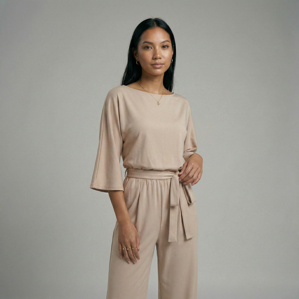 Mel | Mono elegante con cinturón y escote barco
