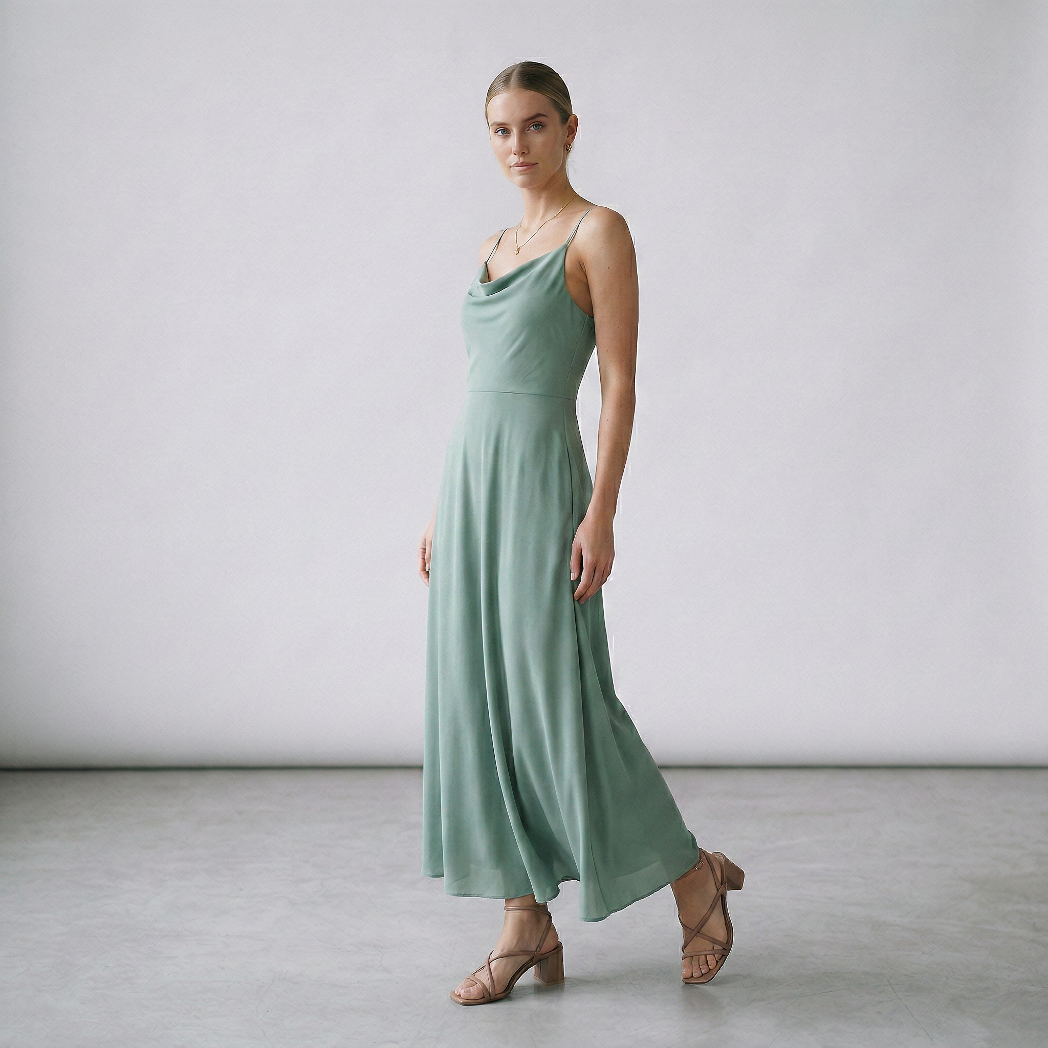 Lucia | Vestido maxi slip con espalda descubierta